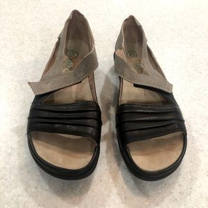 NOAT black and tan sandals